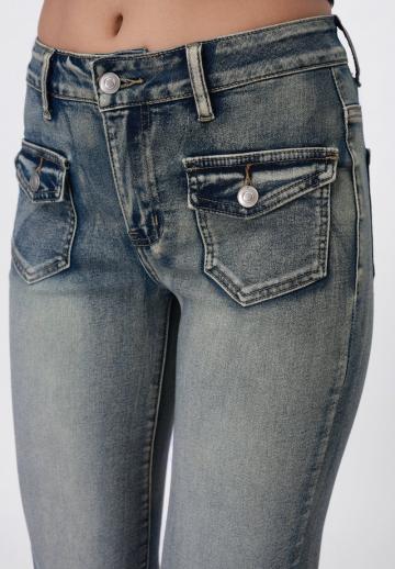 Клешеные джинсы