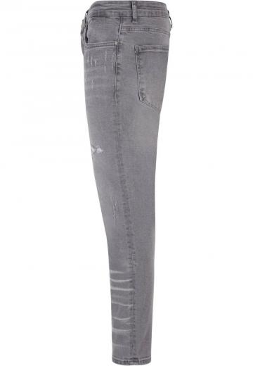 Узкие джинсы