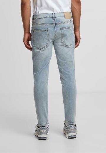 Узкие джинсы