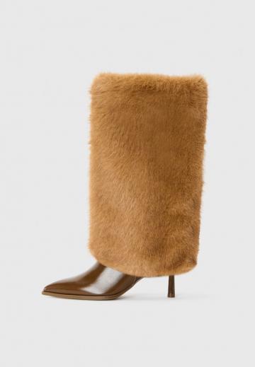 Высокие сапоги