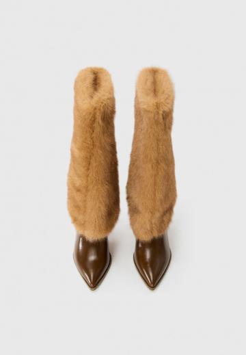 Высокие сапоги