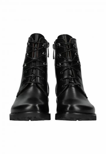Ботинки на шнуровке