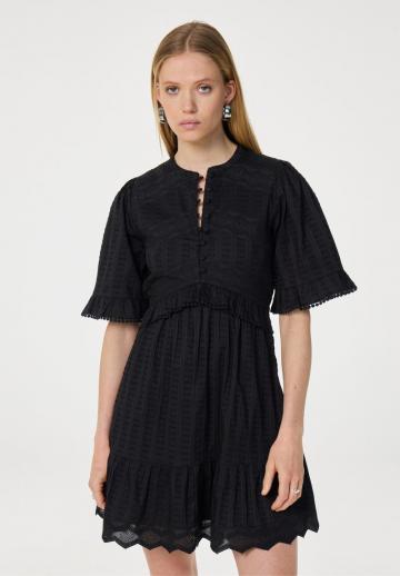 Короткое платье