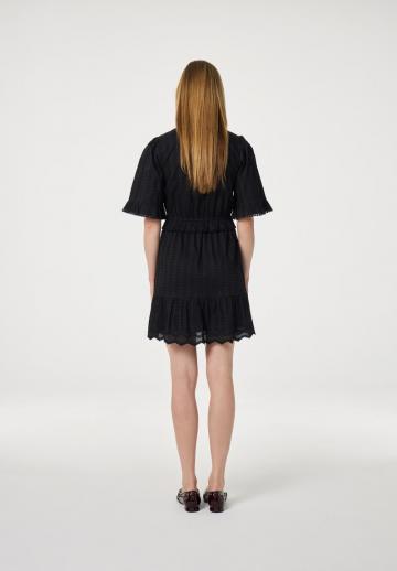 Короткое платье