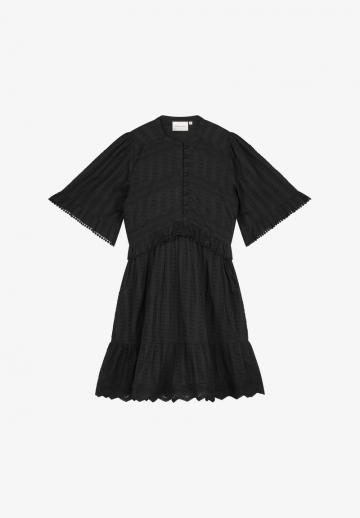 Короткое платье