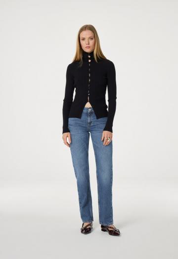 Прямые джинсы