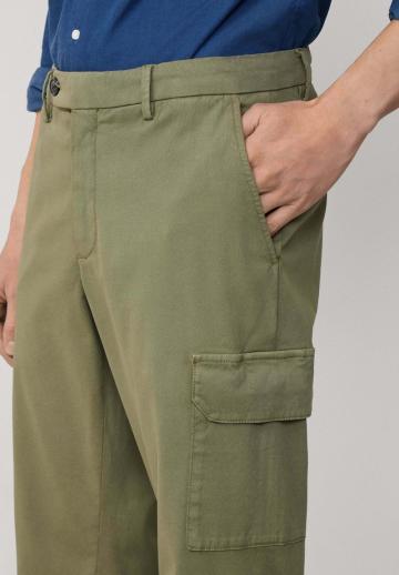 Брюки с накладными карманами