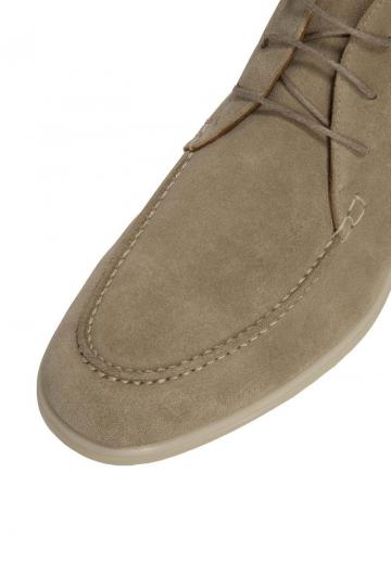 Ботинки на шнуровке