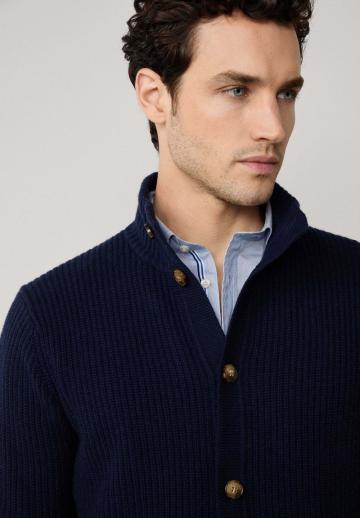 Вязаная кофта