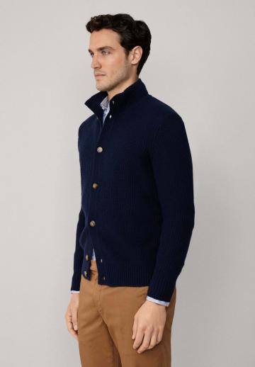 Вязаная кофта