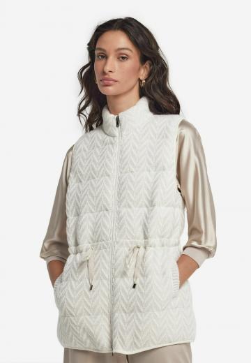 Длинный жилет