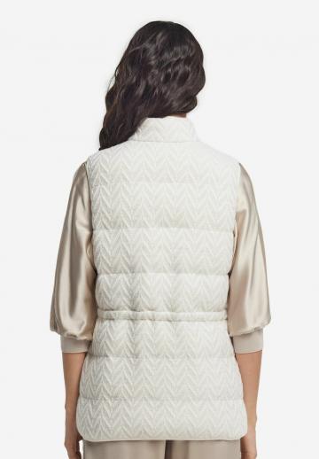 Длинный жилет