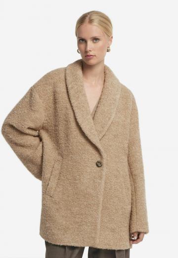 Короткое пальто