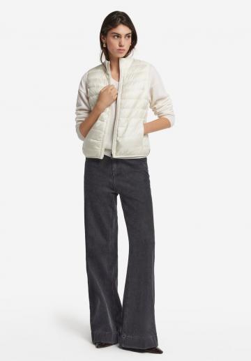 Пуховой жилет