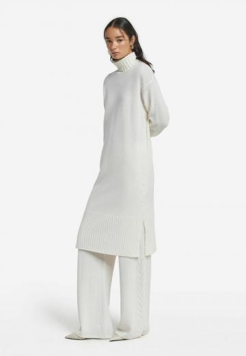 Вязаное платье