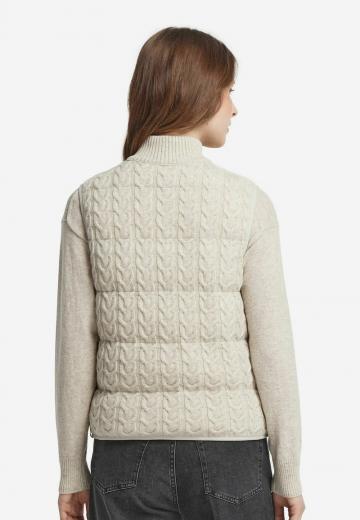 Пуховой жилет