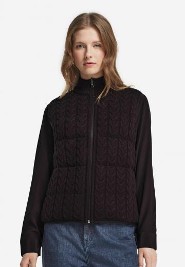 Пуховой жилет