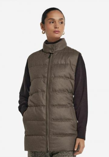 Длинный жилет