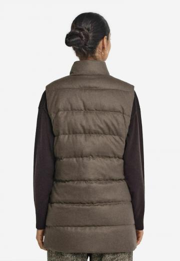 Длинный жилет