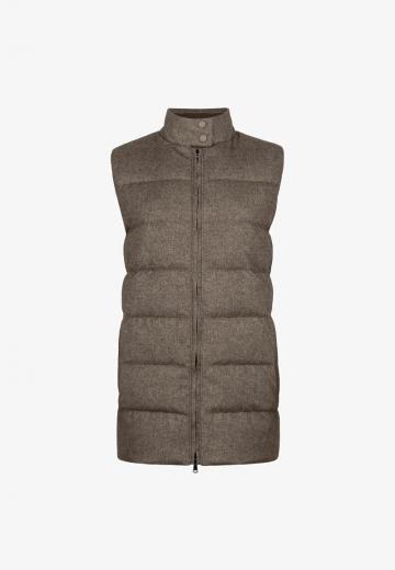 Длинный жилет