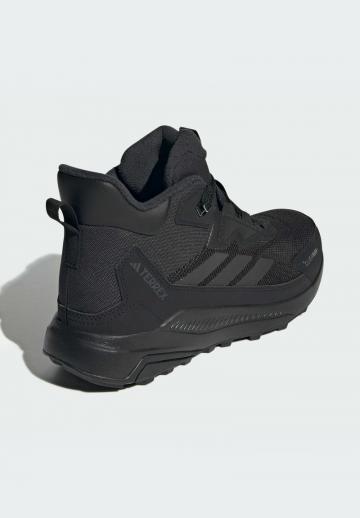 Походные ботинки