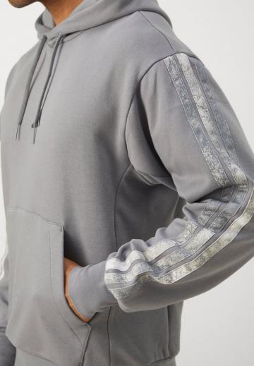 Спортивная кофта