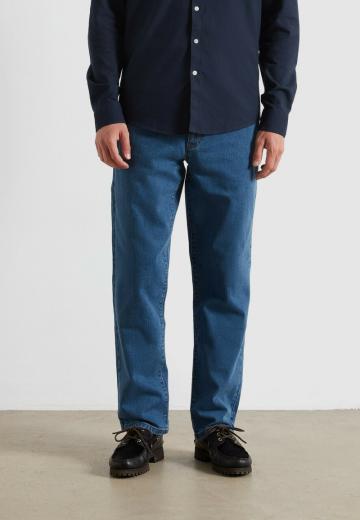 Прямые джинсы