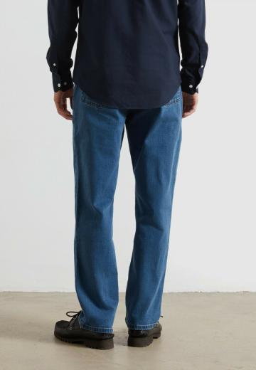 Прямые джинсы