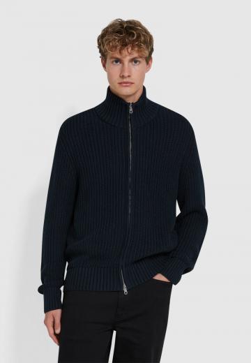 Вязаная кофта