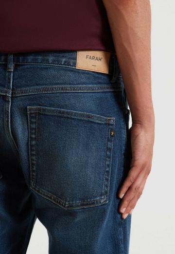 Прямые джинсы