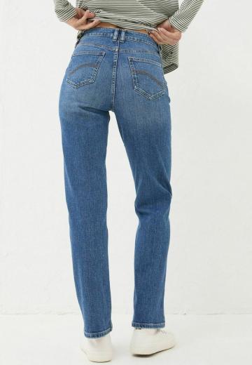 Прямые джинсы