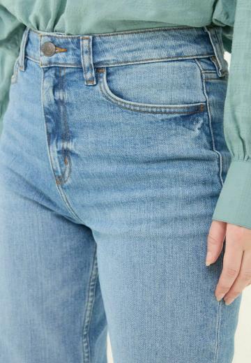 Прямые джинсы