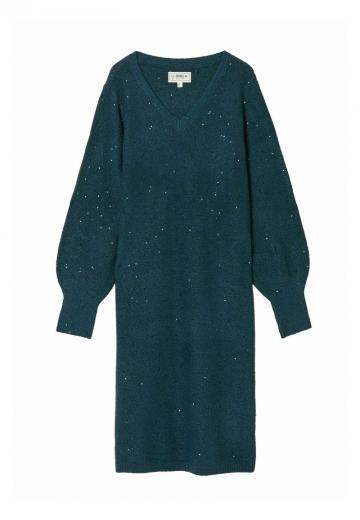 Вязаное платье