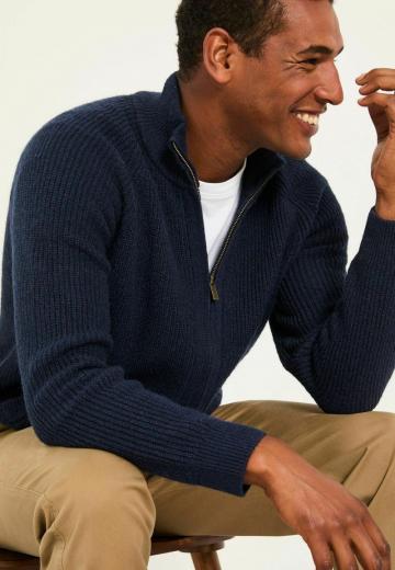 Вязаная кофта