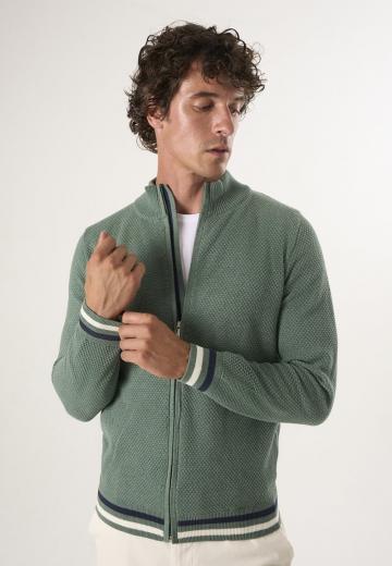 Вязаная кофта