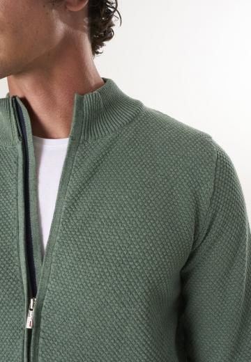 Вязаная кофта