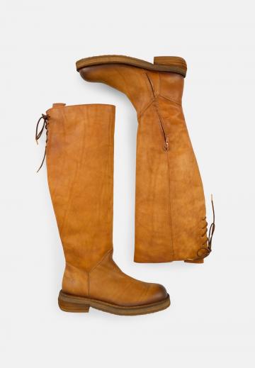 Сапоги на шнуровке