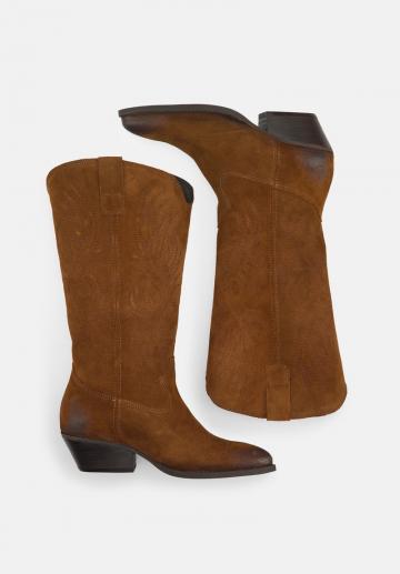 Ковбойские сапоги