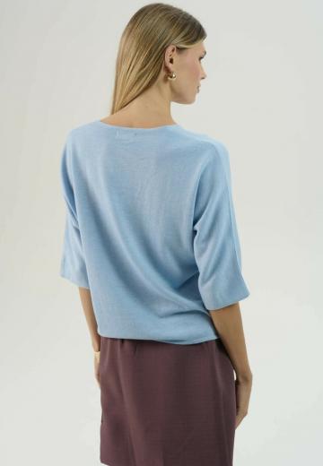 Пуловер с вырезом V