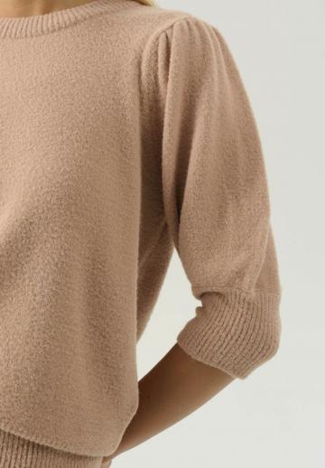 Пуловер с рукавом три четверти