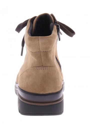 Сапожки на танкетке