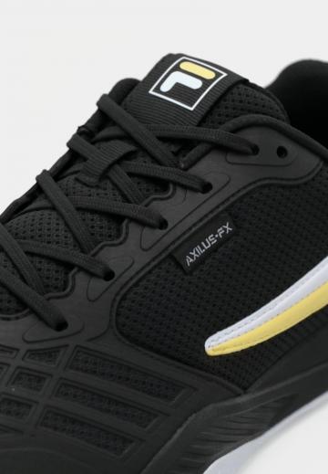 Теннисные кроссовки