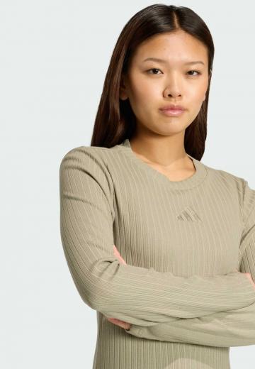 Вязаное платье