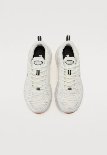 Гандбольные кроссовки