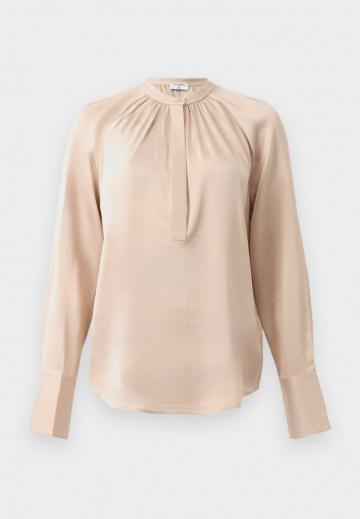 Атласная блузка