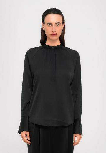 Атласная блузка