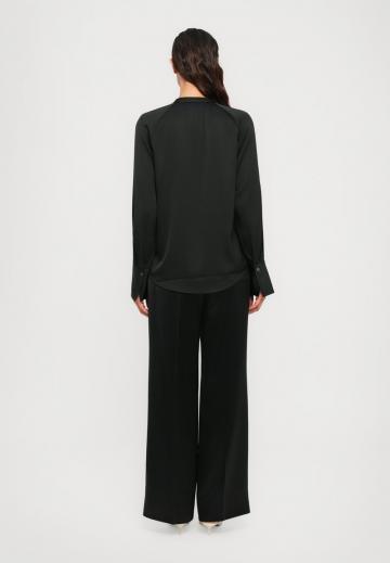 Атласная блузка