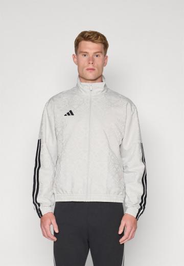 Спортивная куртка