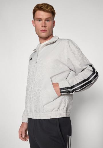 Спортивная куртка