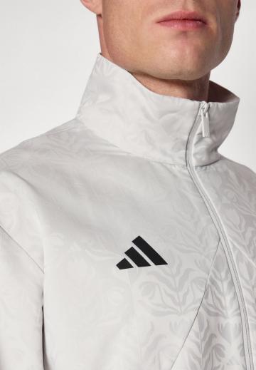 Спортивная куртка